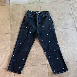 PacSun black mom jeans with daisy’s